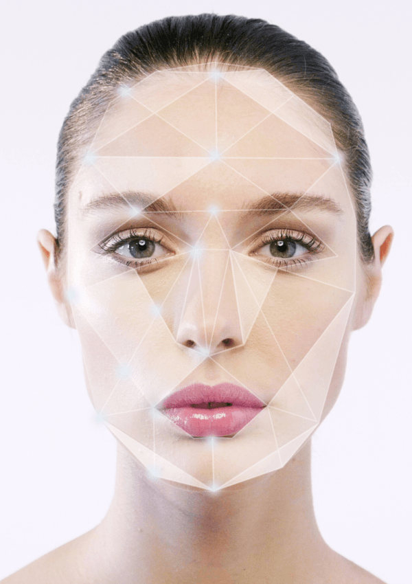 Análisis facial mediante inteligencia artificial en la belleza, con patrones geométricos para detección de características y personalización de productos
