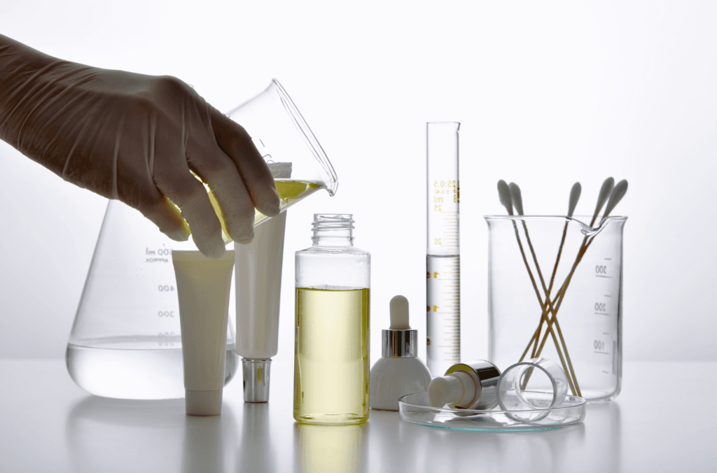 Factores de Crecimiento en Cosmética: ¿Realmente Funcionan? 2 Factores de crecimiento laboratorio | Lo Mejor en Belleza