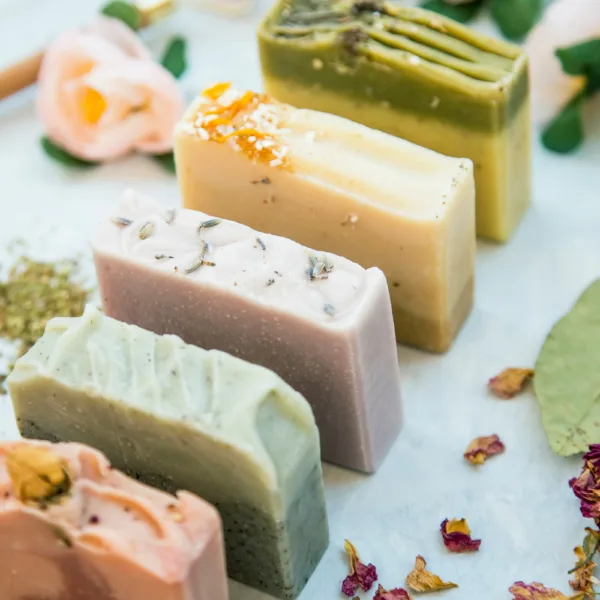 Jabones naturales: tipos, beneficios y cómo elegir el mejor para tu piel